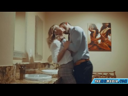 ❤️ Nuair a mheallann blonde busty tú i seomra scíthe poiblí Físeán fuck ag ga.com-pornzog.ru ☑